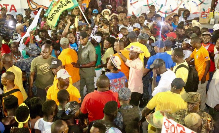 Deuxième Jour du Carnaval : Jovenel Moise à Port-au-Prince!