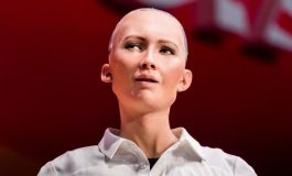 La citoyenne robot saoudienne Sophia est en conflit avec Elon Musk sur les dansgers de l’IA