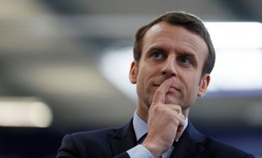 "Donald Trump n'est pas un politicien classique", dixit Macron