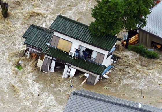 Japon : des pluies torrentielles font une centaine de morts