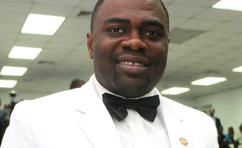 Le Député des Cayes/Ile-à-vache s’oppose à l’idée de réduire les privilèges au Parlement