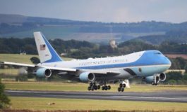 Le cerceuil de Georges H. W. Bush à bord du Air Force One