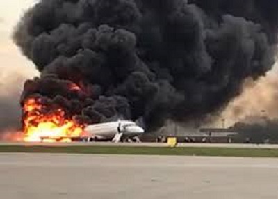 41 morts dans l’attérrissage d’un avion en feu en Russie