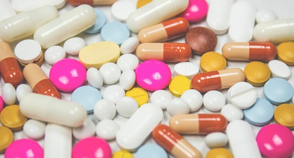 Covid-19 : l’OMS appelle à s’abstenir d’utiliser de médicaments sans confirmation de leur efficacité