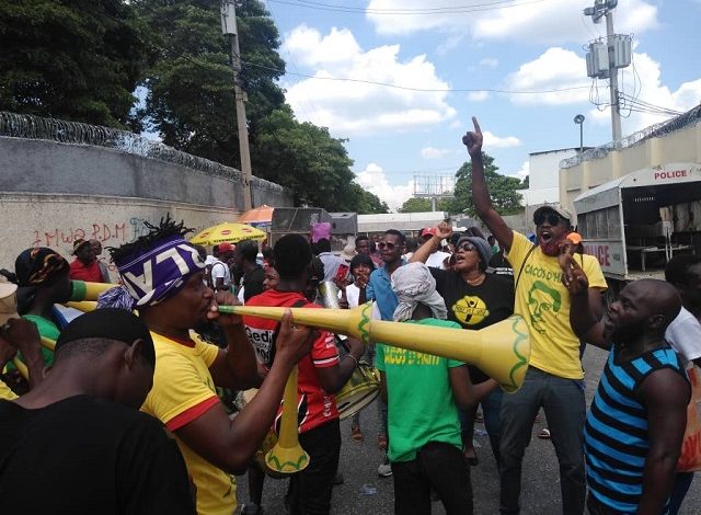 Des protestataires réclament la libération de l’ancien député Arnel Bélizaire