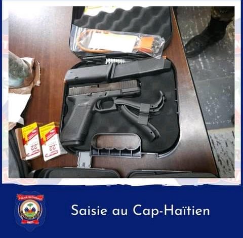 Saisie de plusieurs armes à feu et d’autres objets à la douane du Cap-Haïtien