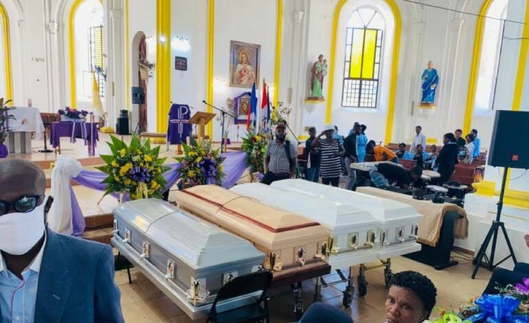 Cap-Haïtien – funérailles nationales : les proches des victimes de l’explosion dénoncent le comportement des autorités