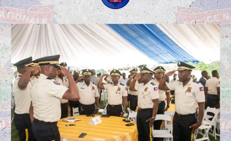 27e anniversaire de la PNH : des policiers et des membres du personnel administratif décorés par le DG Frantz Elbé