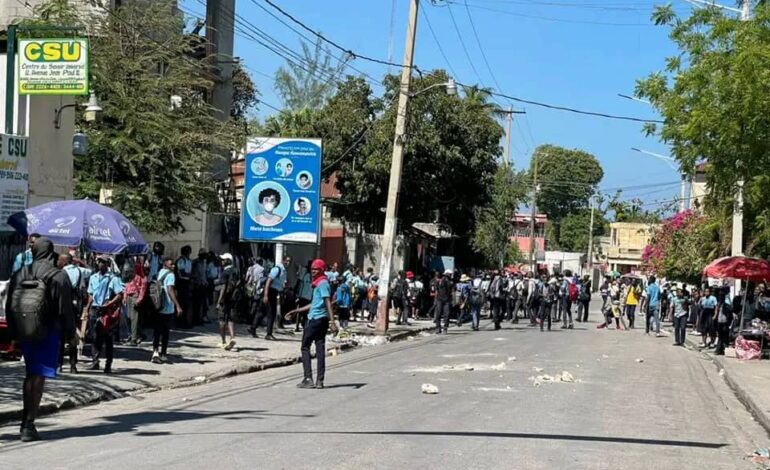 Port-au-Prince : le MENFP condamne des actes de vandalisme perpétrés contre deux lycées