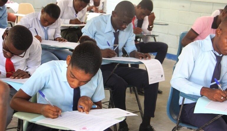 Haïti -Éducation : 118 342 candidats attendus au baccalauréat unique