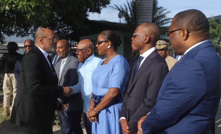 Le PM Ariel Henry laisse le pays à destination de Trinité-et-Tobago